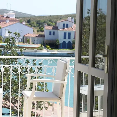 Port Deniz Alacati