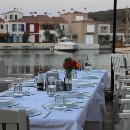 Отель Port Deniz Алачати